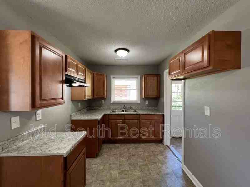 1758 Edward Avenue - Photo 3 of 8