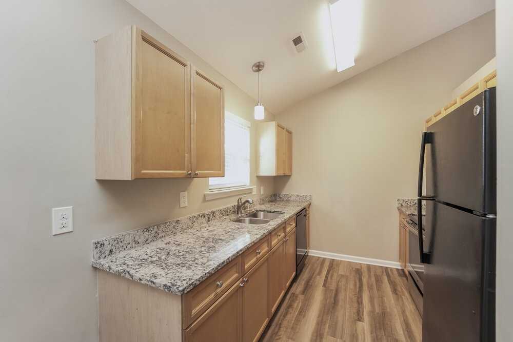 4621 Bomar Dr - Photo 7 of 16