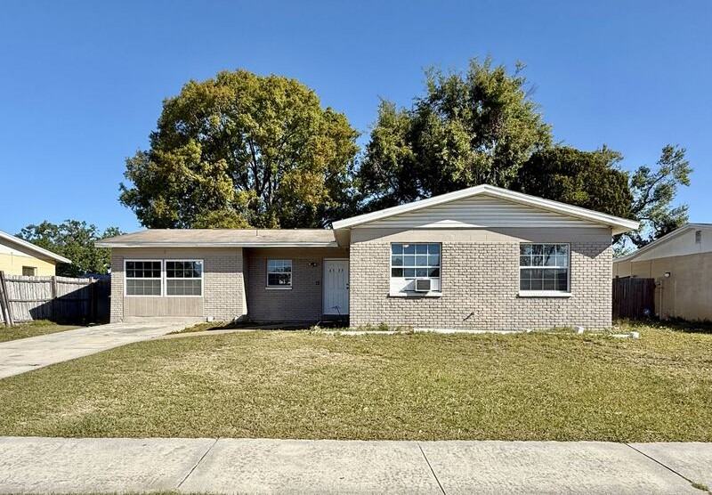 6533 W Hanna Ave - Photo 2 of 48