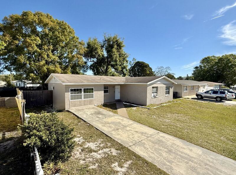 6533 W Hanna Ave - Photo 3 of 48