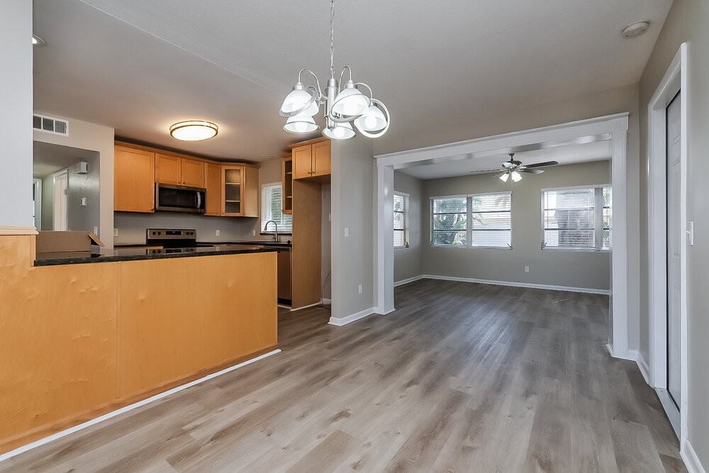 339 Regina Dr S - Photo 5 of 16