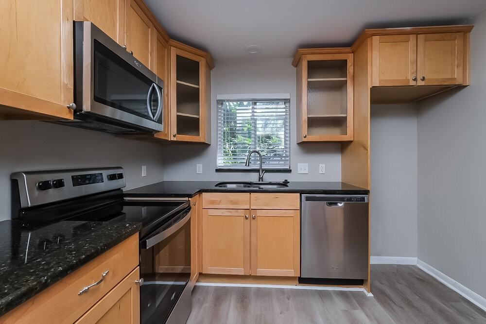 339 Regina Dr S - Photo 6 of 16