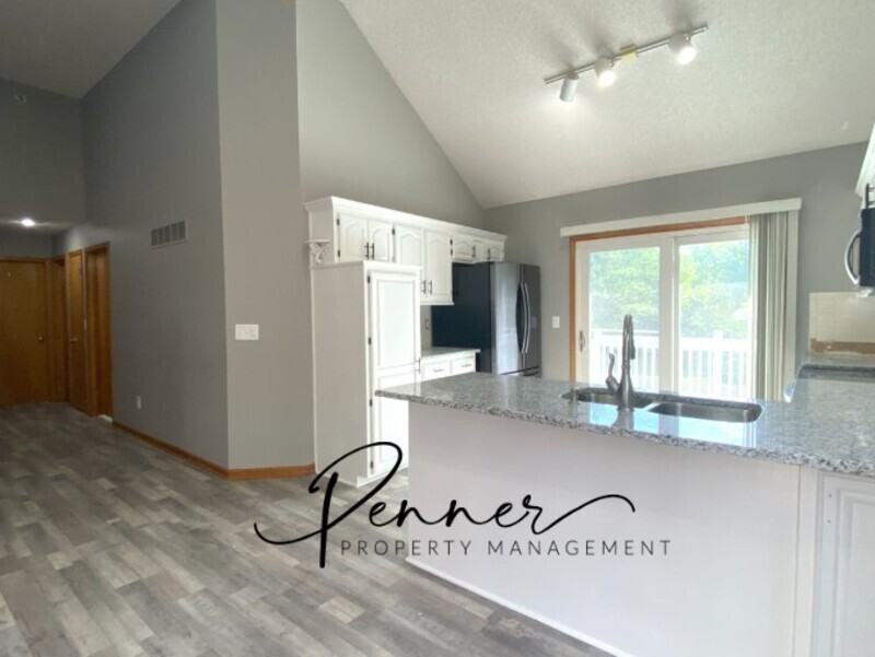345 Ne Dreamweaver Ave - Photo 5 of 21