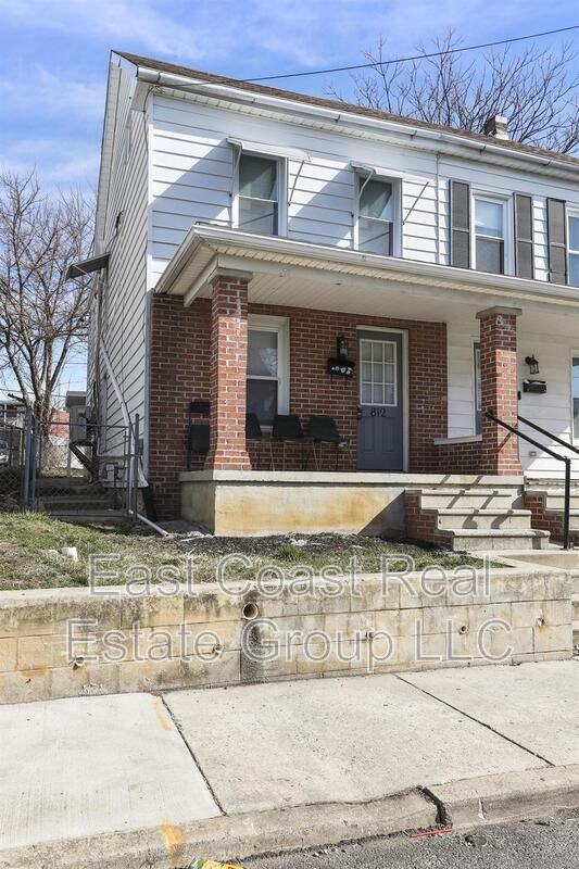 812 Dale St - Photo 2 of 19