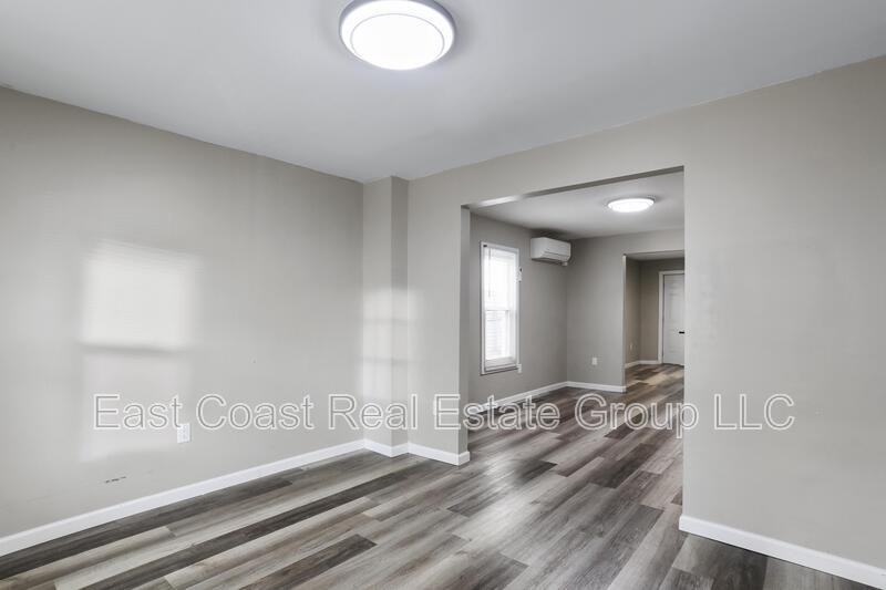 812 Dale St - Photo 4 of 19