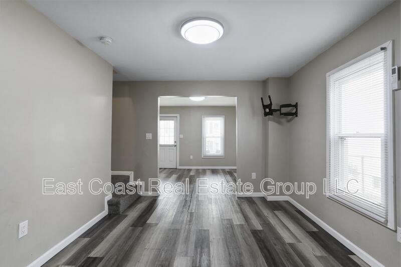 812 Dale St - Photo 7 of 19