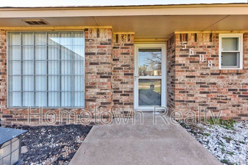 5608 Nw 113th St - Photo 5 of 45