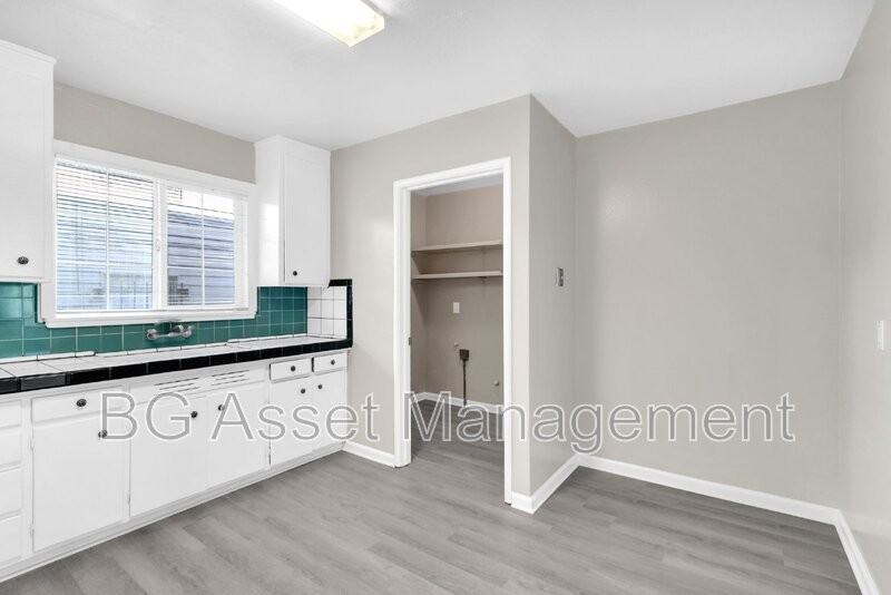 150 Marina Way - Photo 5 of 15