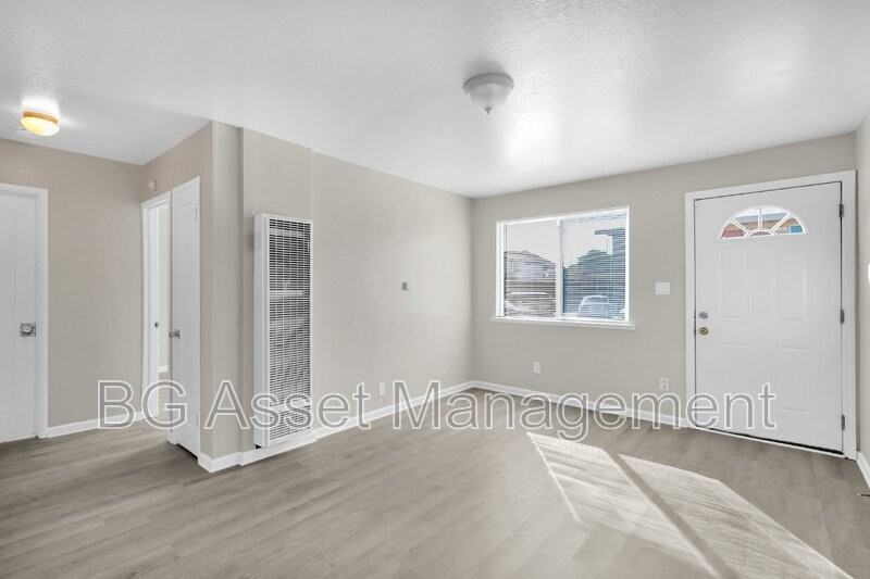 150 Marina Way - Photo 6 of 15