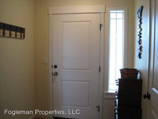 1655 NE Cinder Loop - Photo 2 of 17