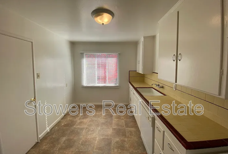 1029 Cavallero Ln - Photo 5 of 15