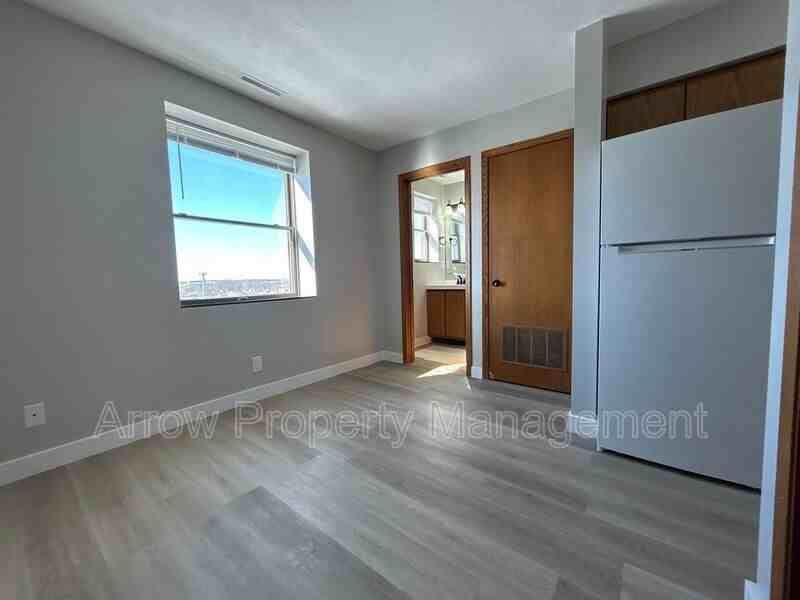 208 East 5th Street - Photo 2 of 9