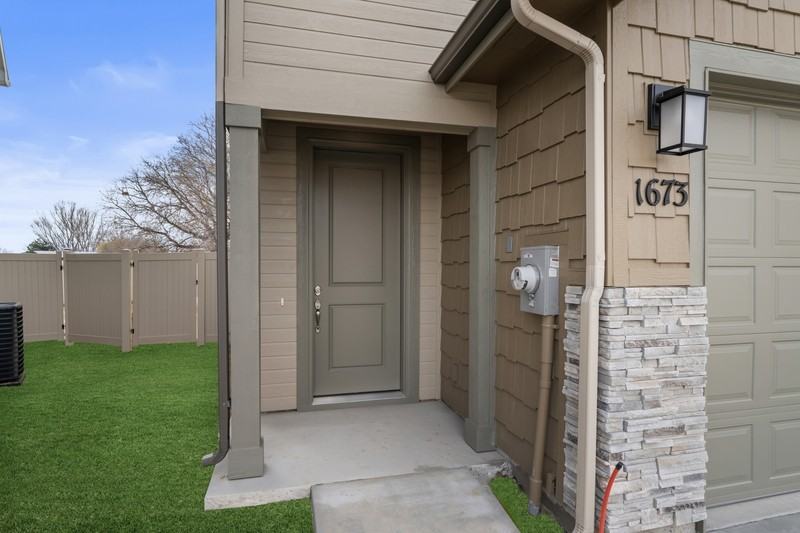 1673 N Solterra Ln - Photo 5 of 45