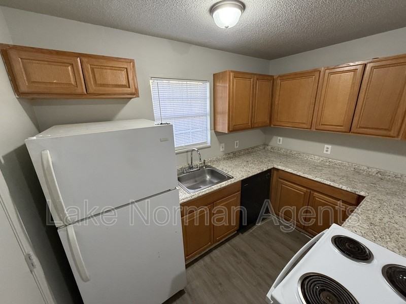 628 7th Ave Sw - Photo 2 of 12