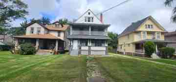 featured image of 3404 Archwood Ave #2