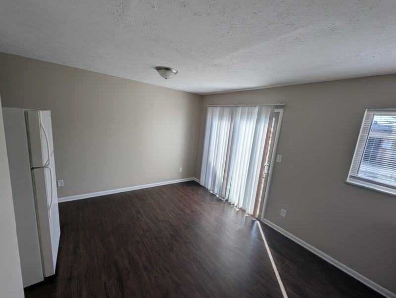 4891 Nugent Dr - Photo 3 of 10
