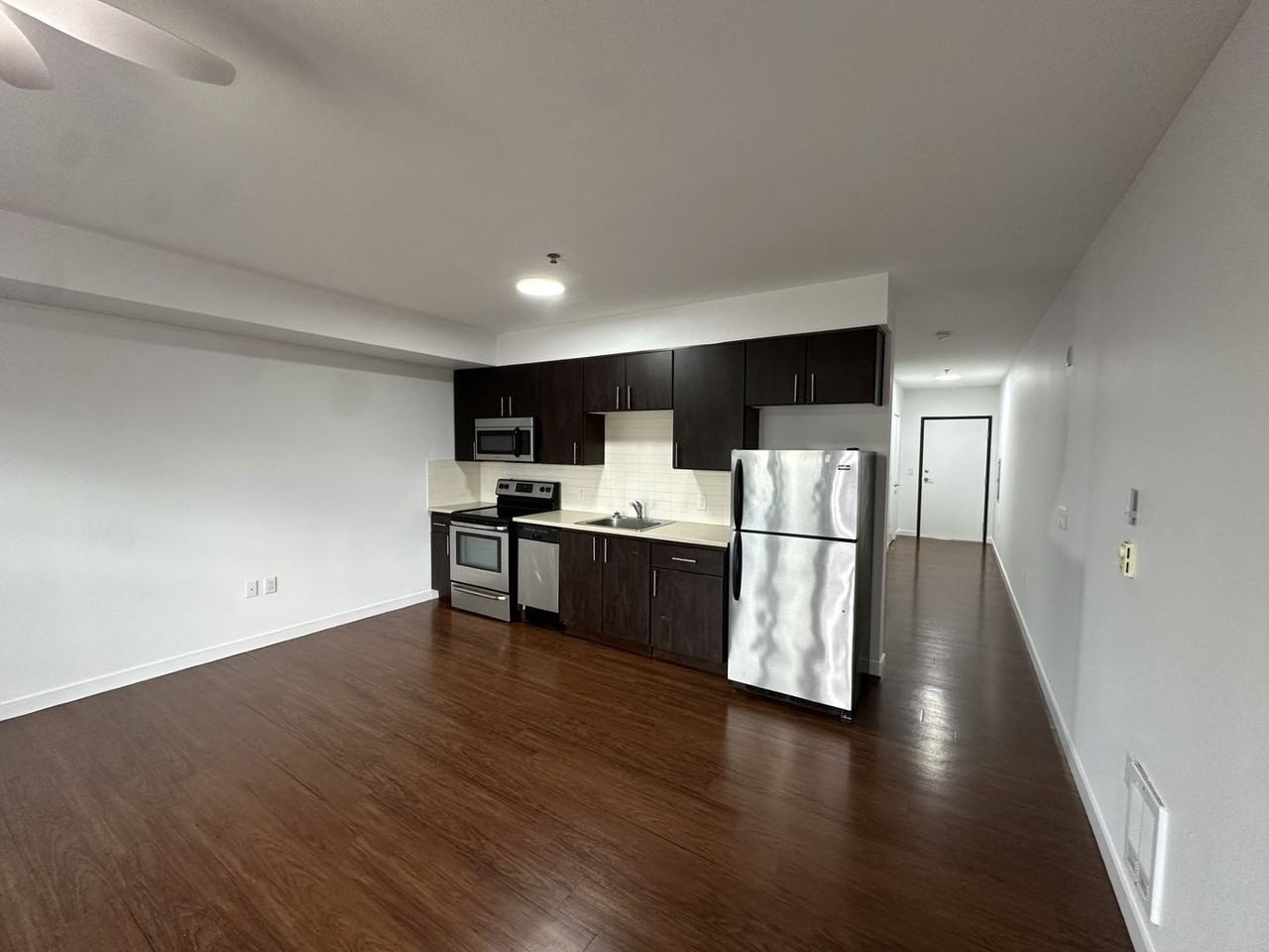 4429 NE Fremont St - Photo 4 of 10