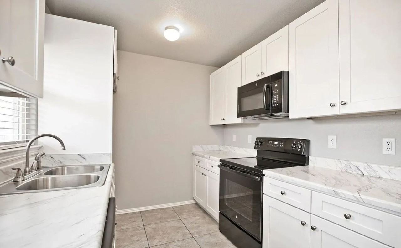 Haden Holly Station - Photo 4 of 24