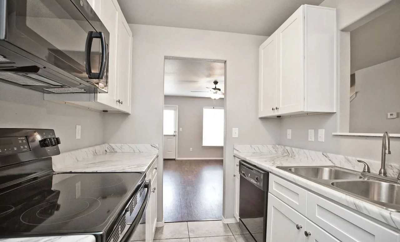 Haden Holly Station - Photo 3 of 24