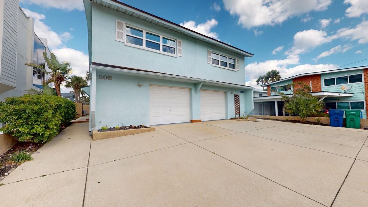 208 Hopkins St - Photo 2 of 23