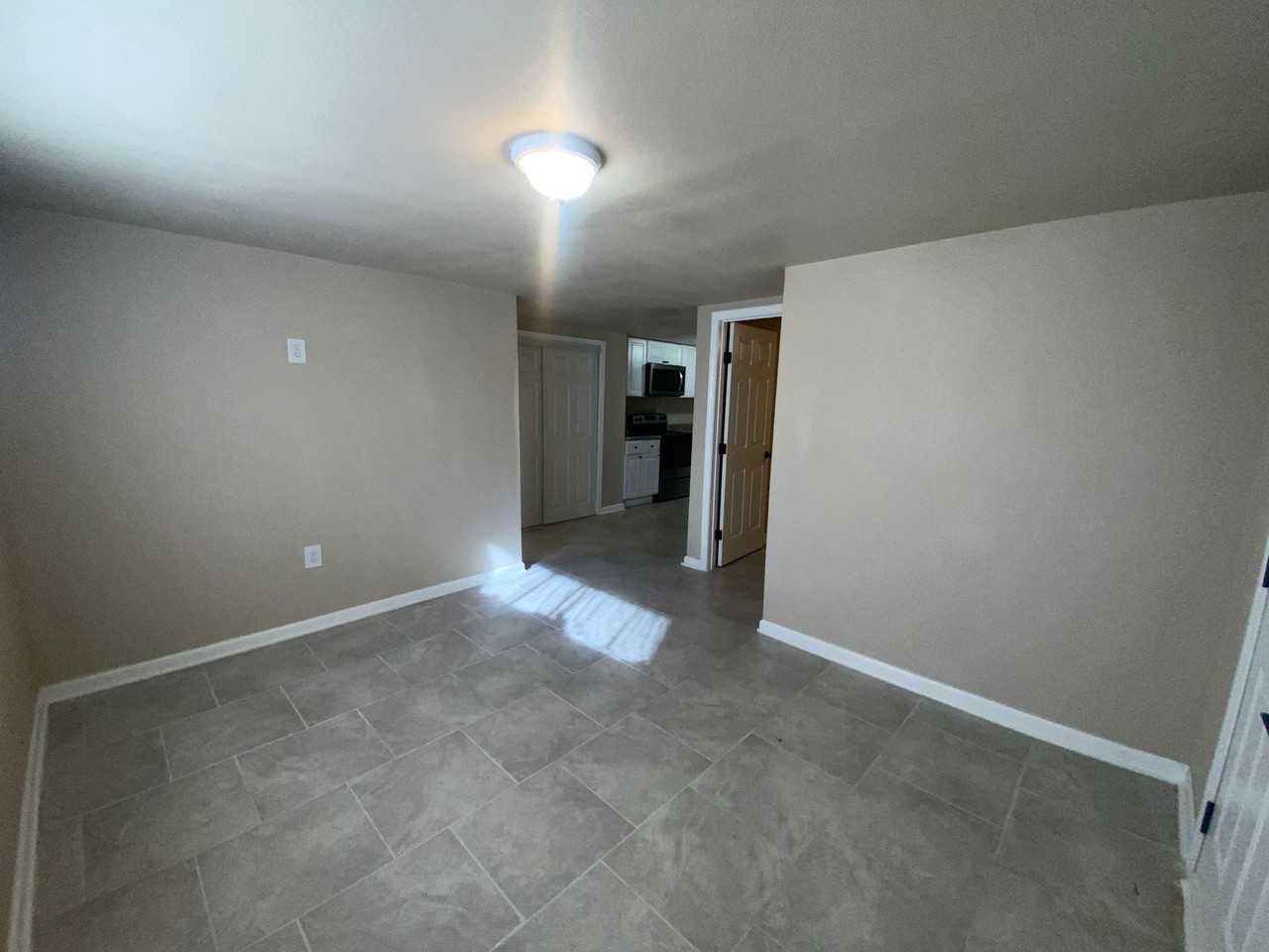 3256-3258 Blackwell Drive - Photo 3 of 12