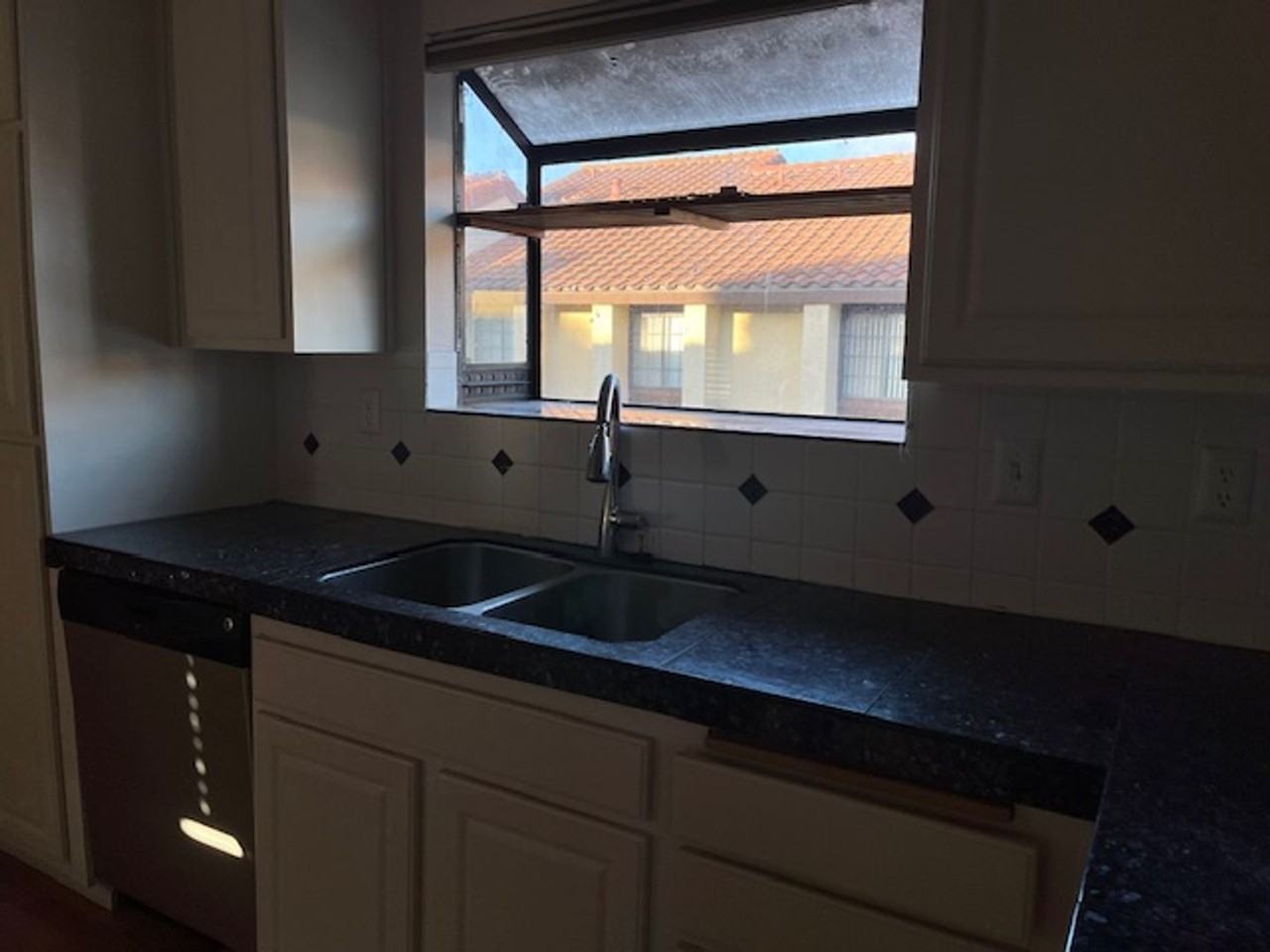 14419 Outrigger Dr - Photo 4 of 40