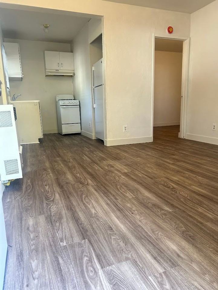 3860 1/2 45th St - Photo 2 of 9