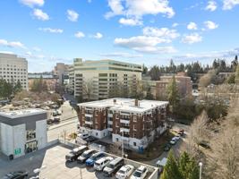 featured image of 206 W 8th Ave