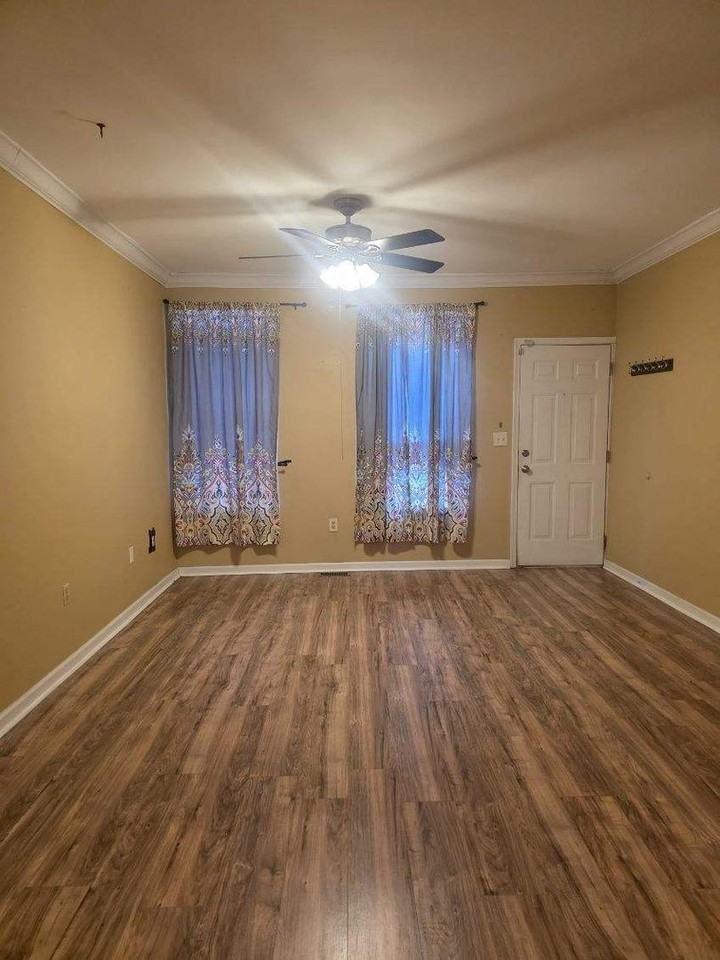 1309 N Walnut St - Photo 3 of 12