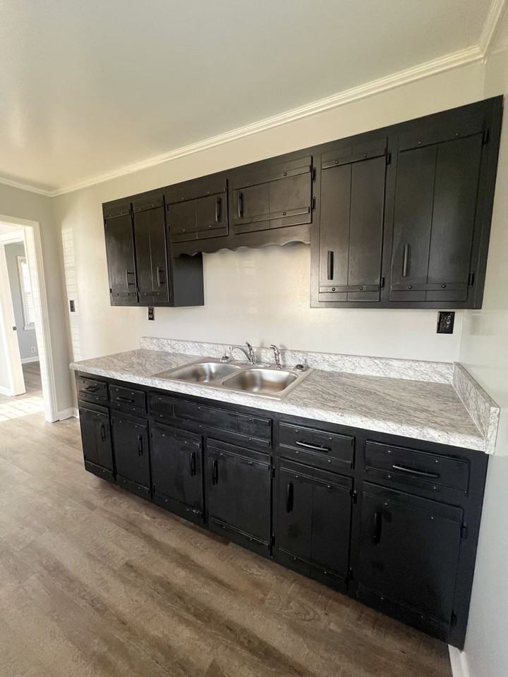 511 Crossland Ave - Photo 7 of 18