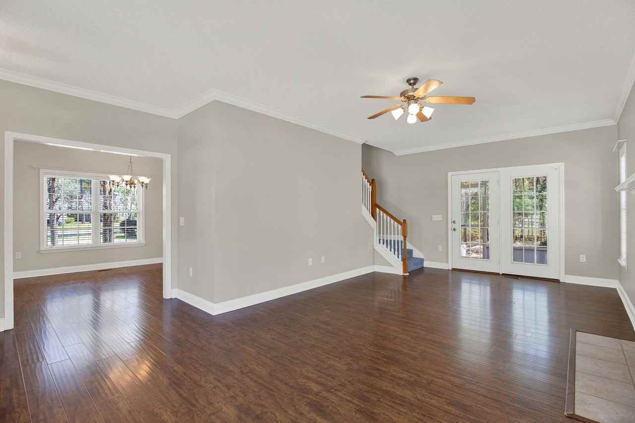 291 Landing Way - Photo 4 of 22