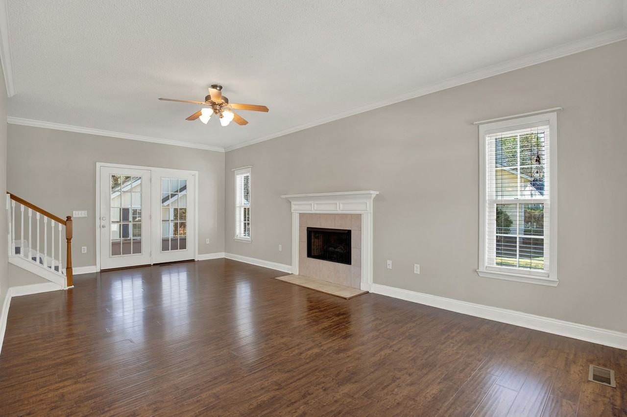 291 Landing Way - Photo 5 of 22
