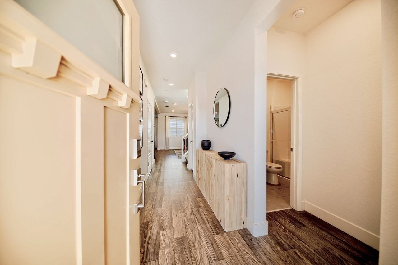 2467 Robledo Way - Photo 4 of 50