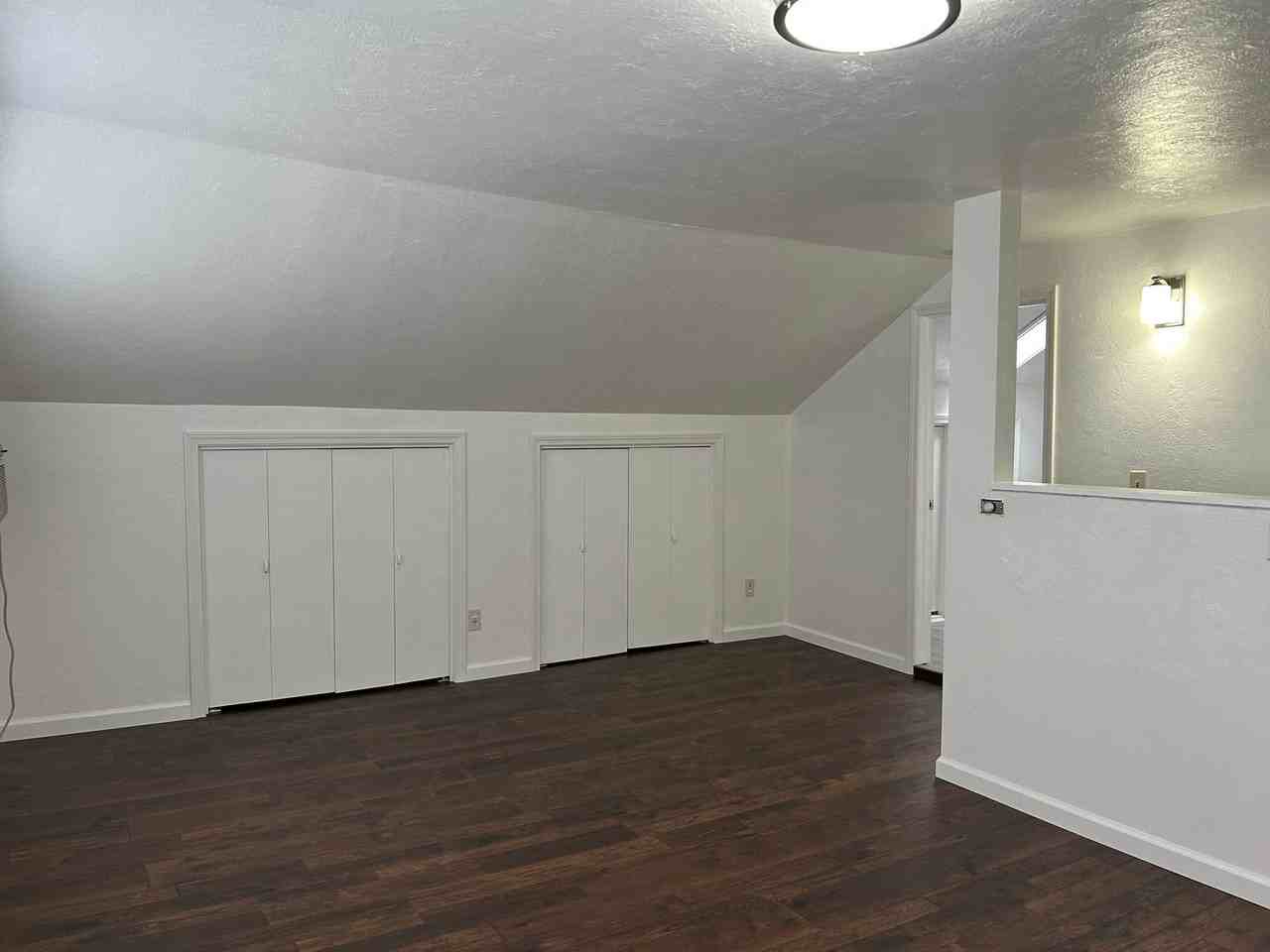 431 W 7th St - Photo 7 of 13