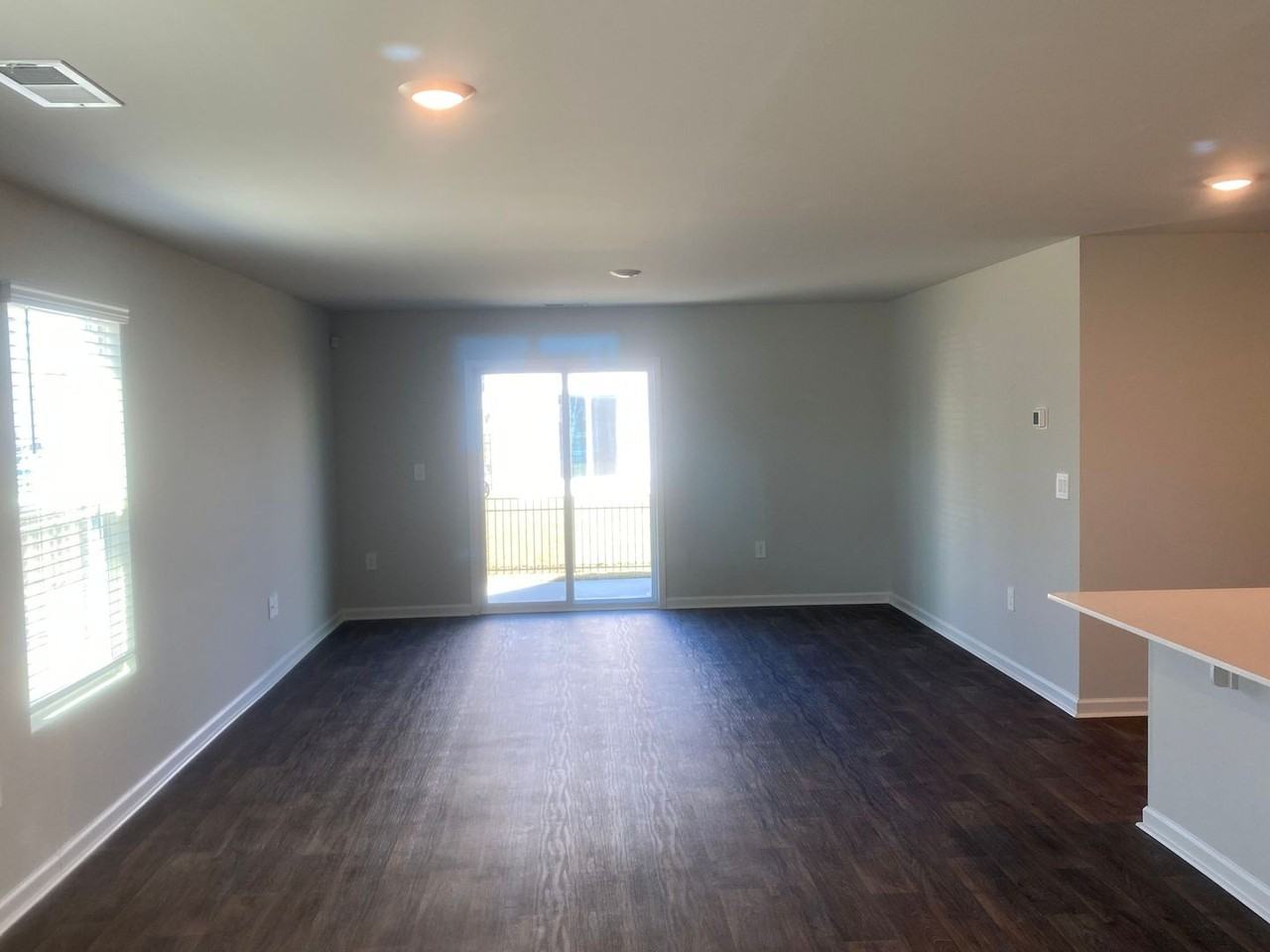 207 Windsong Dr - Photo 4 of 30