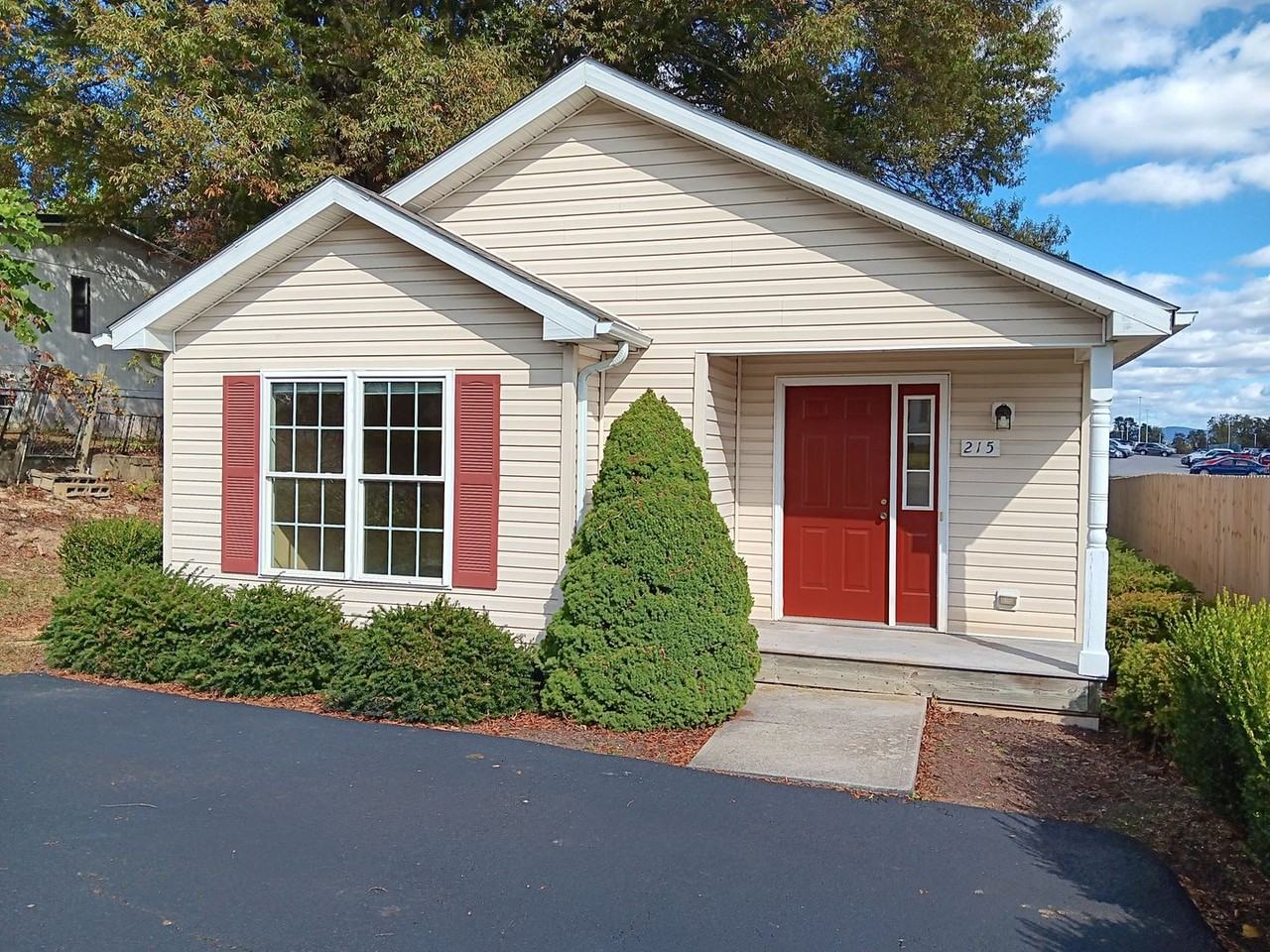 215 Teel St - Photo 2 of 13