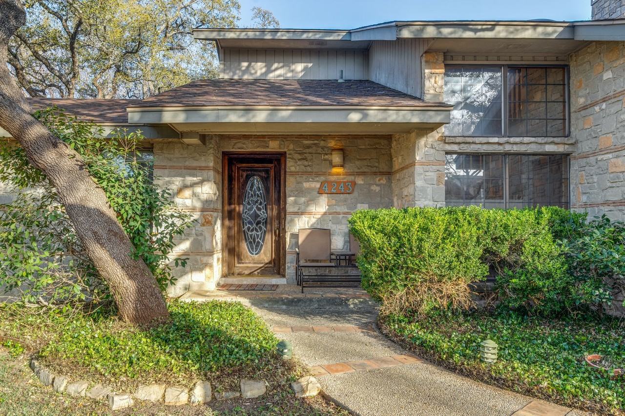 4243 Shadow Oak Woods - Photo 3 of 25