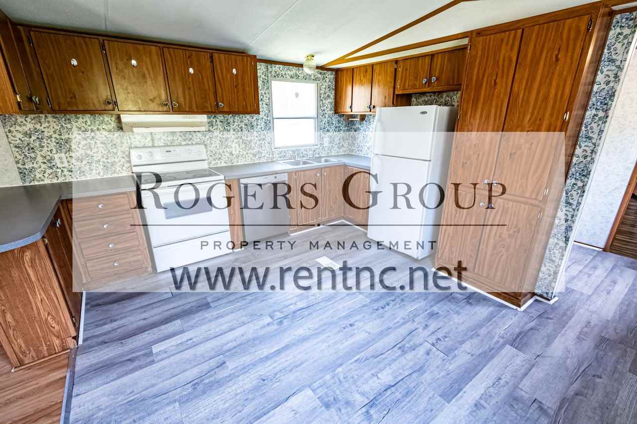 105 Mark St - Photo 3 of 9