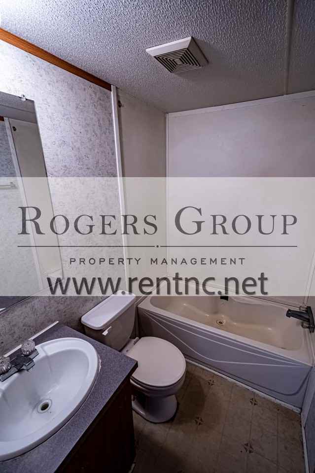 105 Mark St - Photo 5 of 9