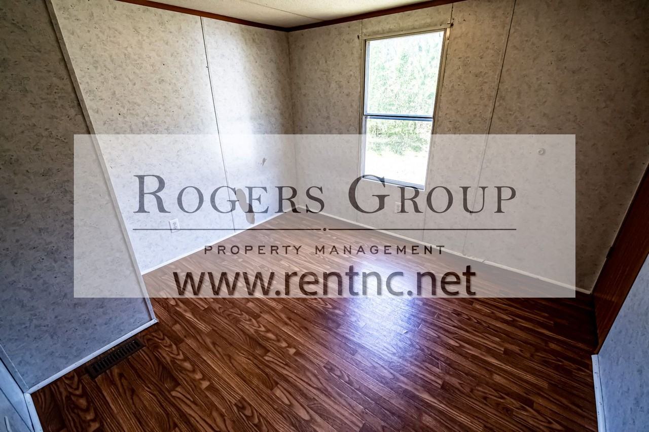 105 Mark St - Photo 6 of 9