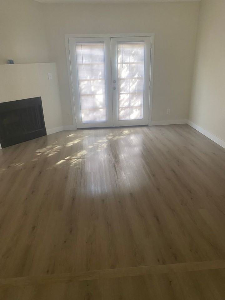 3042 N 24th Dr - Photo 4 of 13