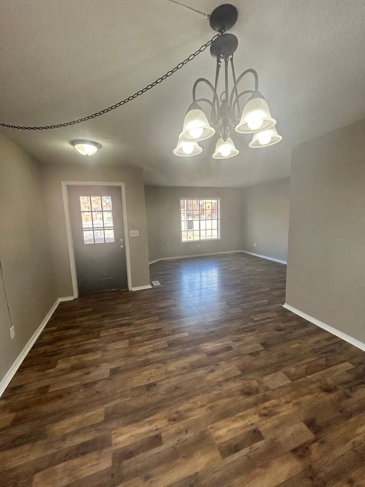 2116 Webster St - Photo 2 of 9