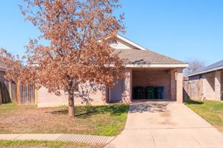9226 Emerald Port Dr - Photo 1 of 1