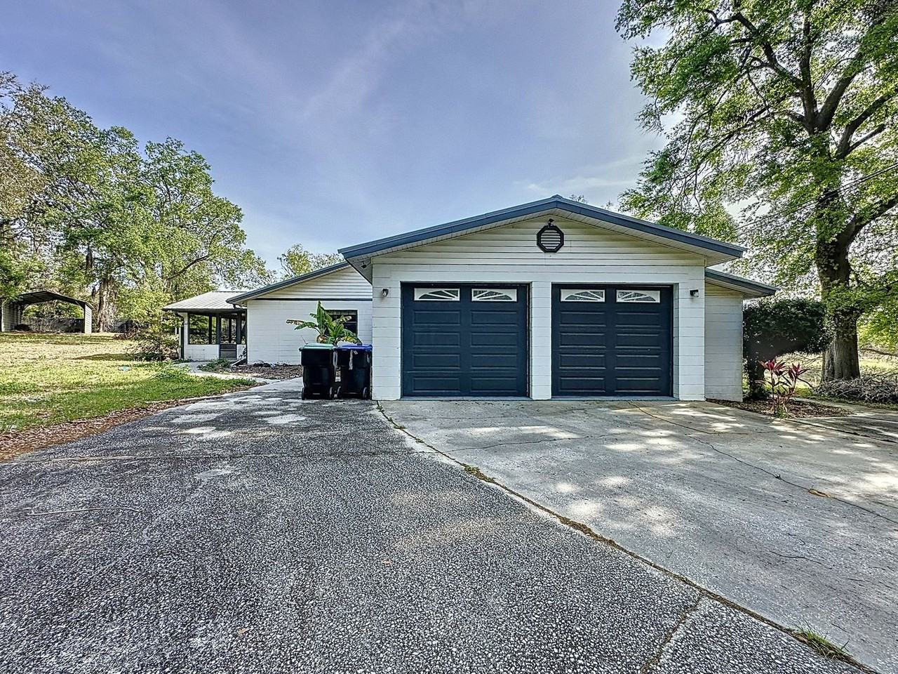 17077 Old Country Ln - Photo 2 of 50