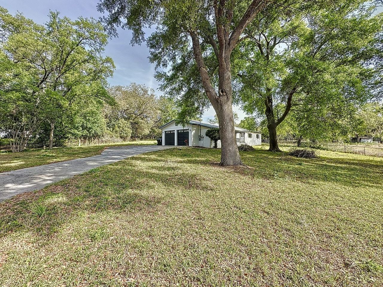 17077 Old Country Ln - Photo 3 of 50