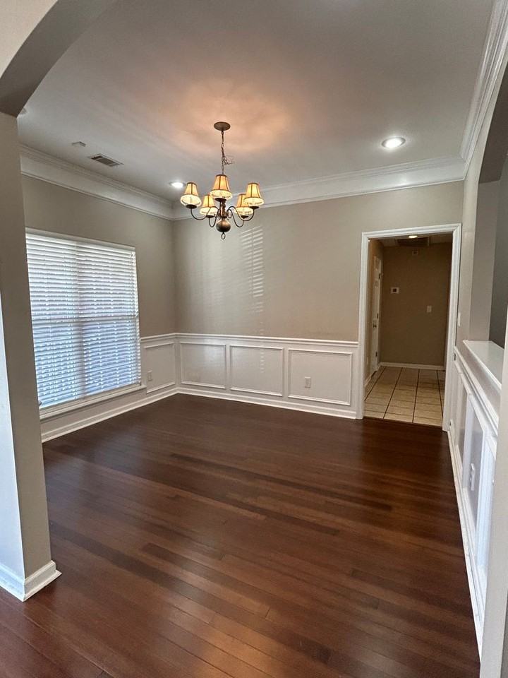 1344 Wendell Ln - Photo 4 of 29
