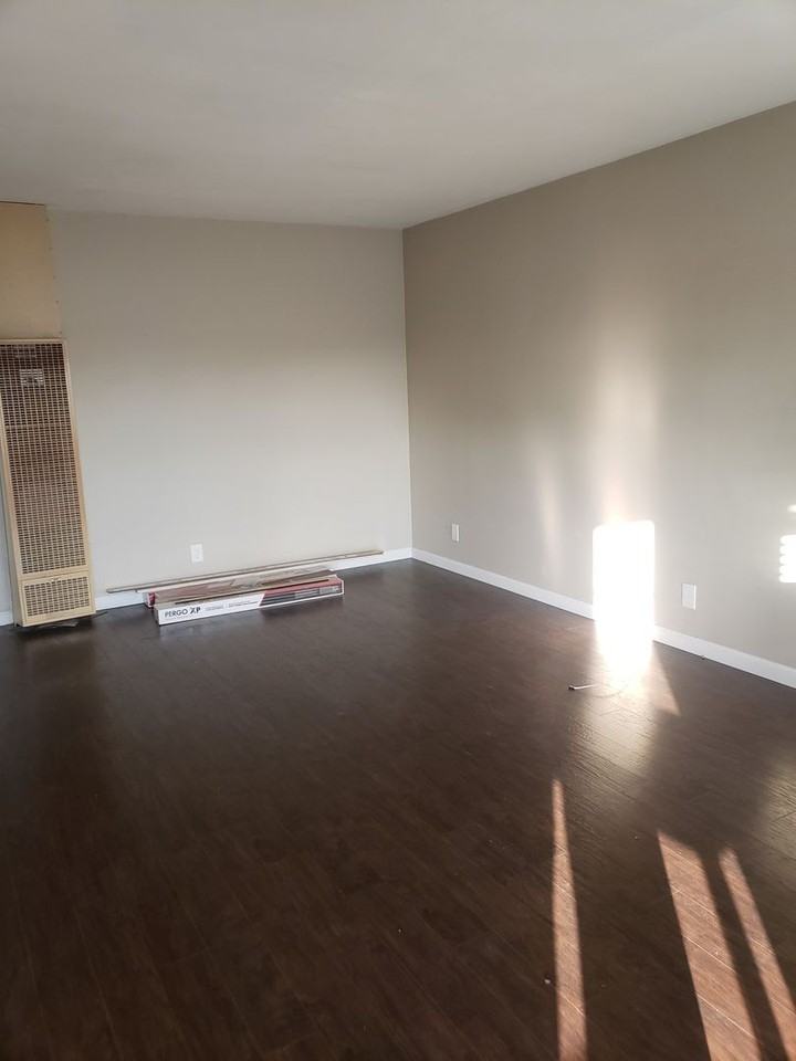 2117 S Garfield Ave - Photo 2 of 11