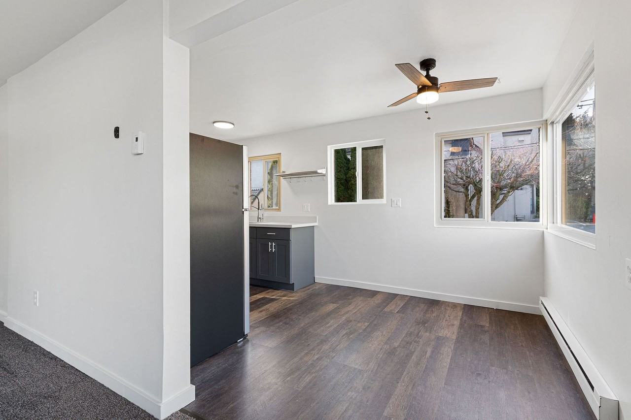 ALLORA APARTMENTS - Photo 5 of 40