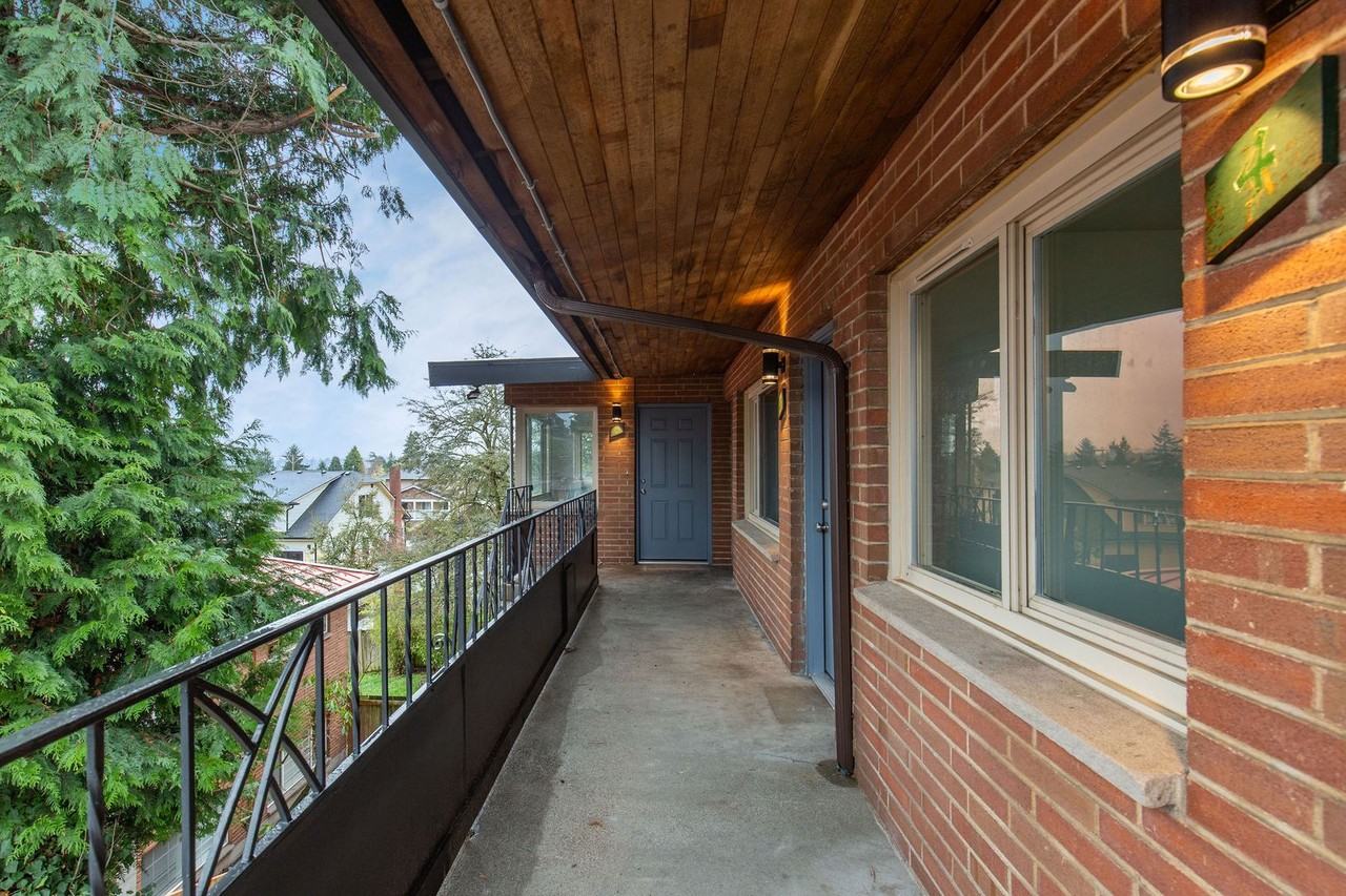 ALLORA APARTMENTS - Photo 7 of 40