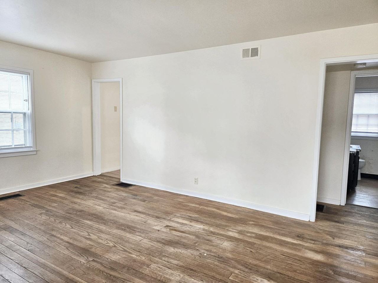 1015 Palmer Ave - Photo 2 of 8